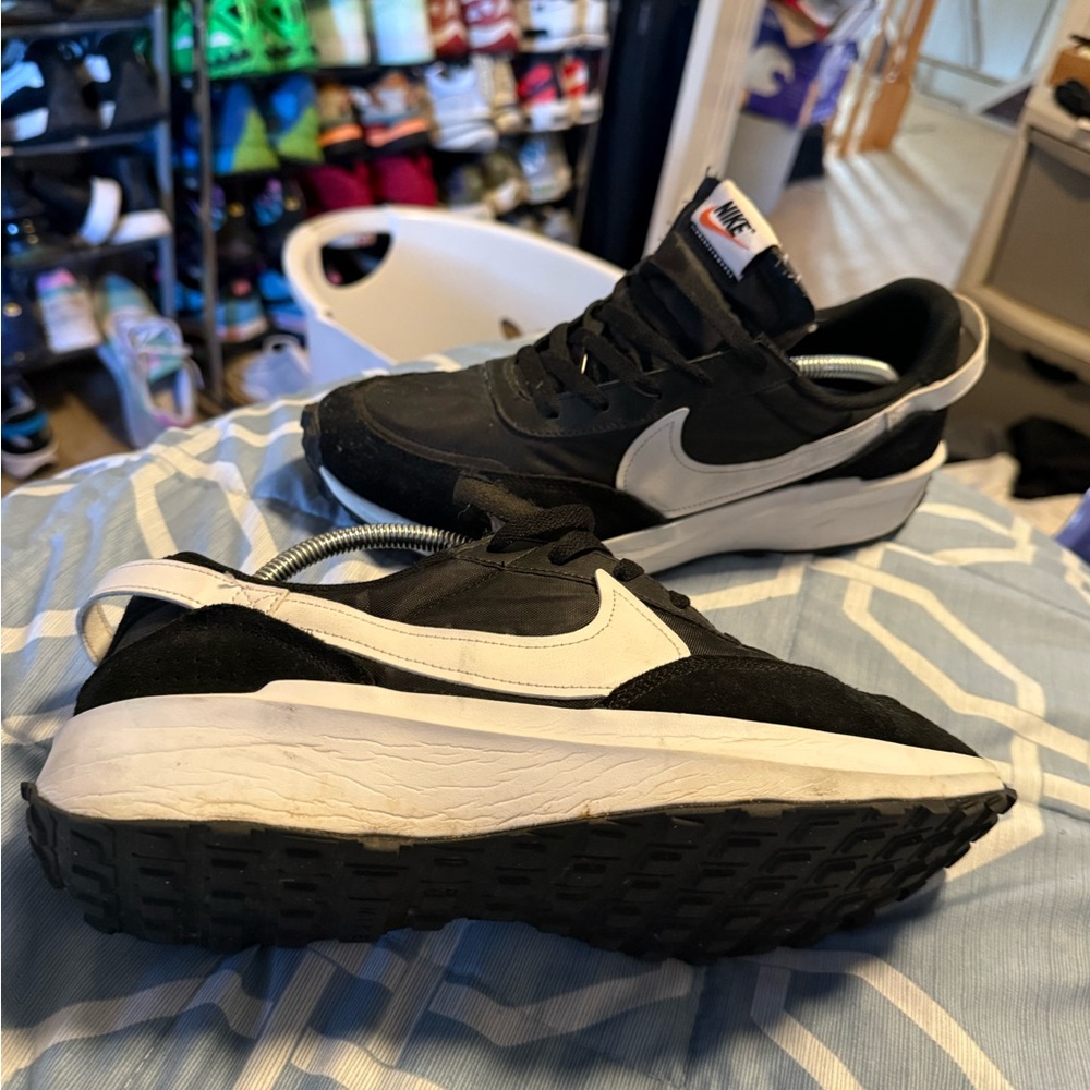 MEN'S NIKE WAFFLE DEBUT SNEAKERS SZ 11 - Picture 4 of 5